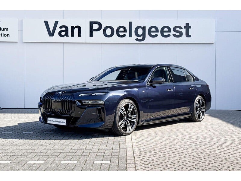 BMW i7