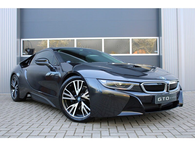 BMW i8