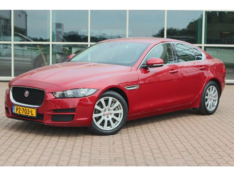 Jaguar XE