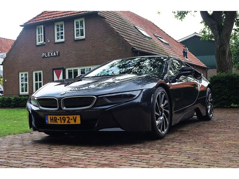 BMW i8