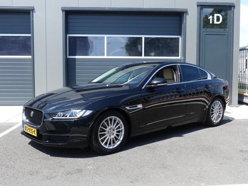 Jaguar XE